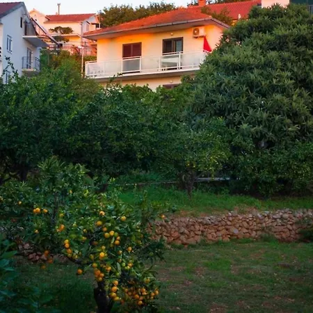 Margita- One Bedroom * Hvar Town